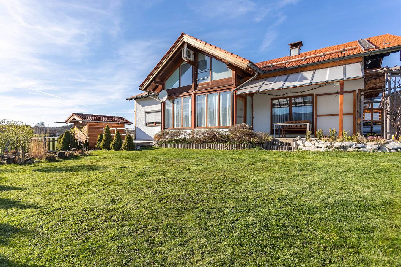 Ganze Wohnung, Ferienwohnung 'Haus Kali' mit Bergblick, Gemeinschaftsterrasse und Wlan in Teisendorf, Rupertiwinkel