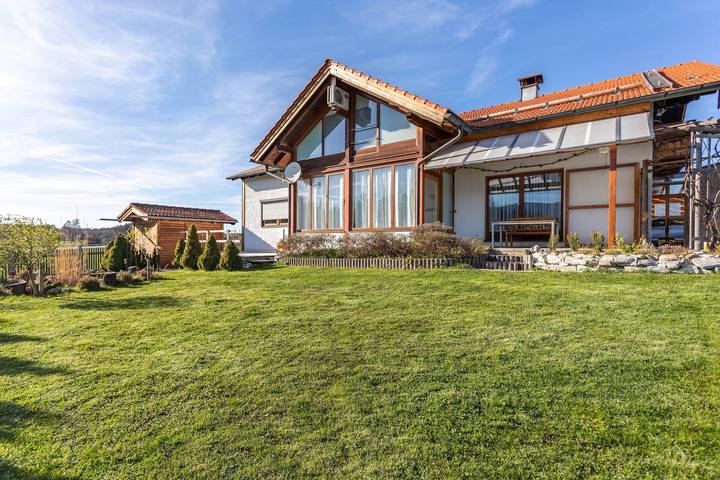 Ferienwohnung für 4 Personen, mit Balkon und Garten