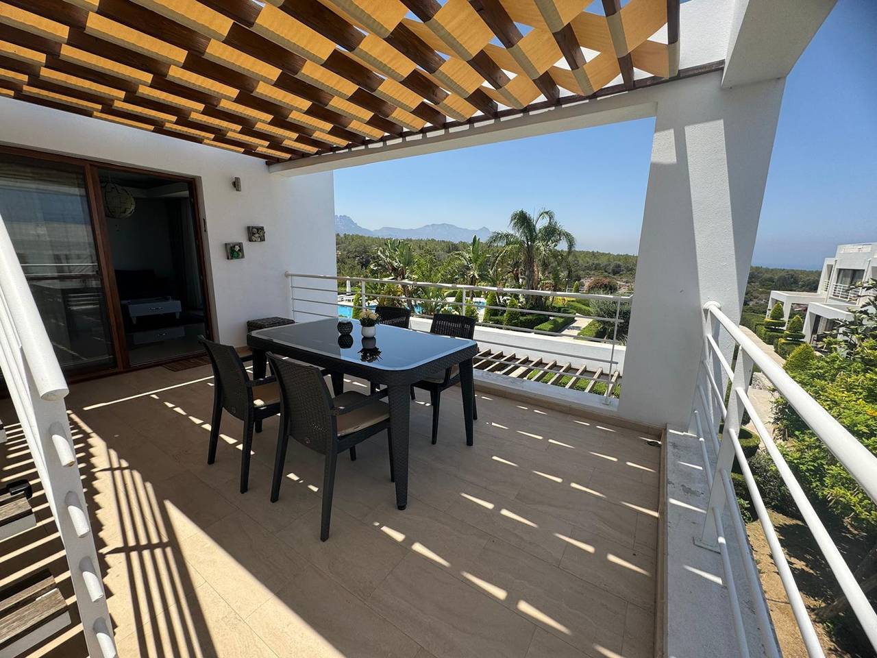 Hel lejlighed, Penthouse Apartment with Stunning Sea and Mountain Views in Nordcypern