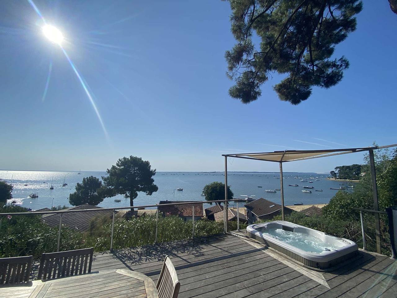 Grande villa avec jacuzzi à La Pointe aux Chevaux in Petit Piquey, Lège-Cap-Ferret