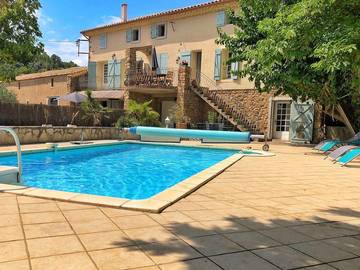 Location de vacances pour 13 personnes, avec jardin et piscine, animaux acceptés à Saint-André-de-Roquelongue