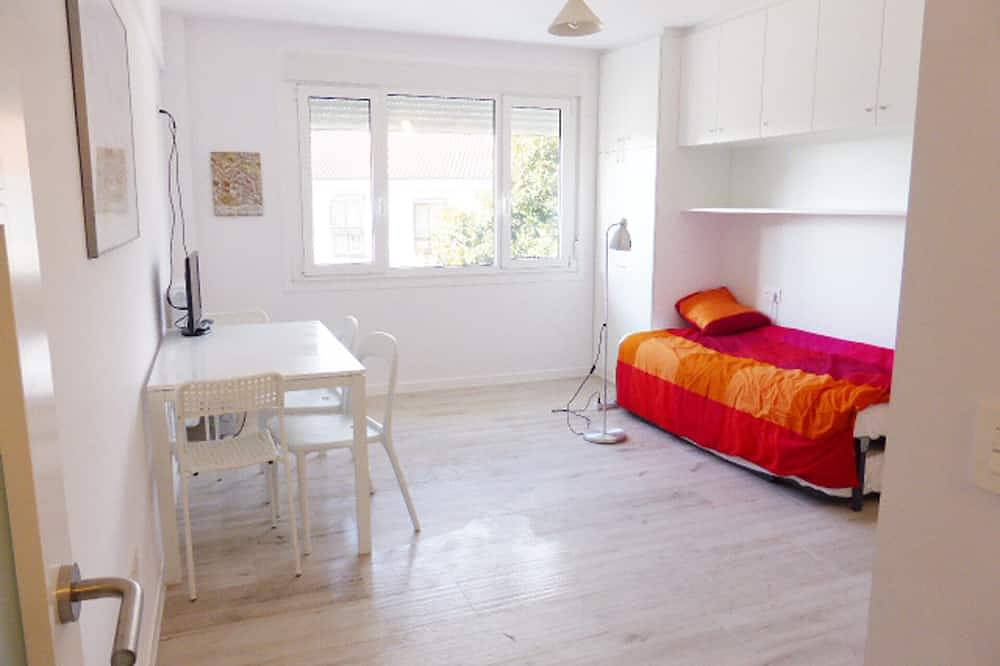 Entire apartment, Cheerful, Luminous, Downtown And Cozy Apartment in Santiago de Compostela, La Coruña Province