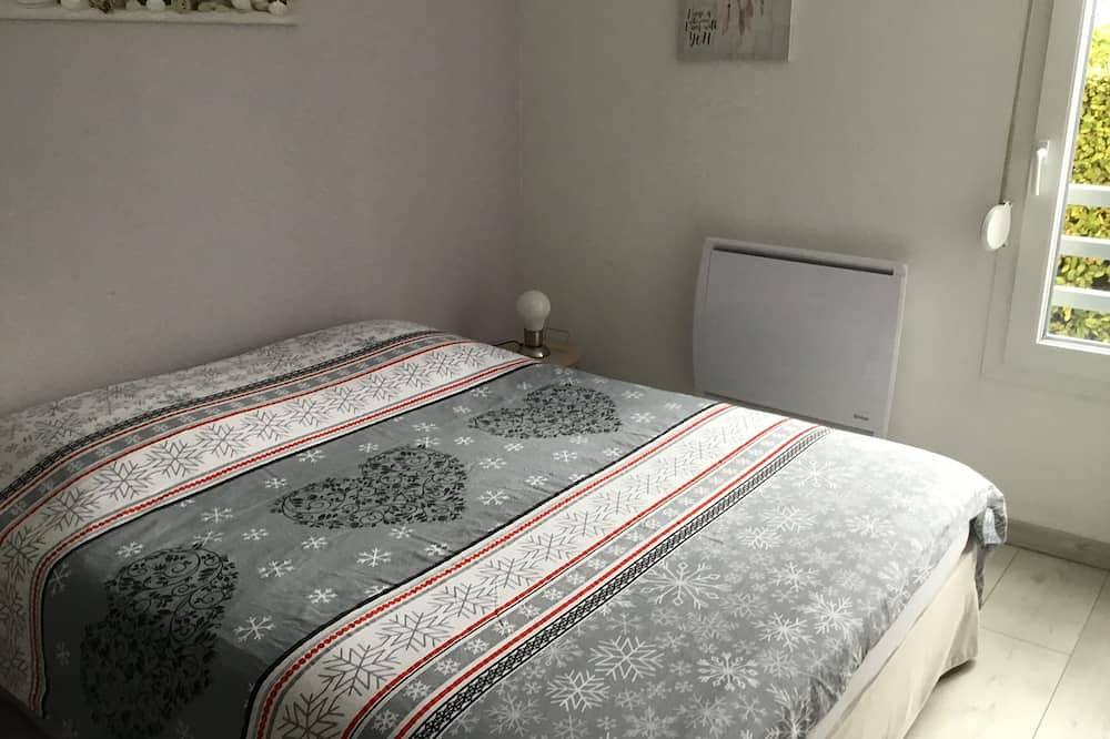 Apartamento entero, T 2 nivel jardín, moderno y acogedor, con terraza de verano y piscina. in Albertville, Albertville region