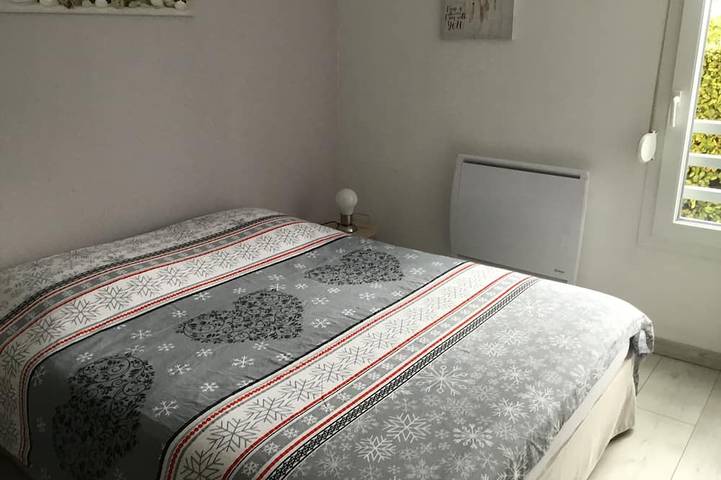 Appartement entier, Bel  appartement T2 Rez jardin  avec terrasse  abritée piscine ( l’été)  Fibre in Albertville, Région d'Albertville