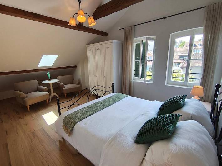 Gîte pour 3 personnes, avec terrasse à Aubonne