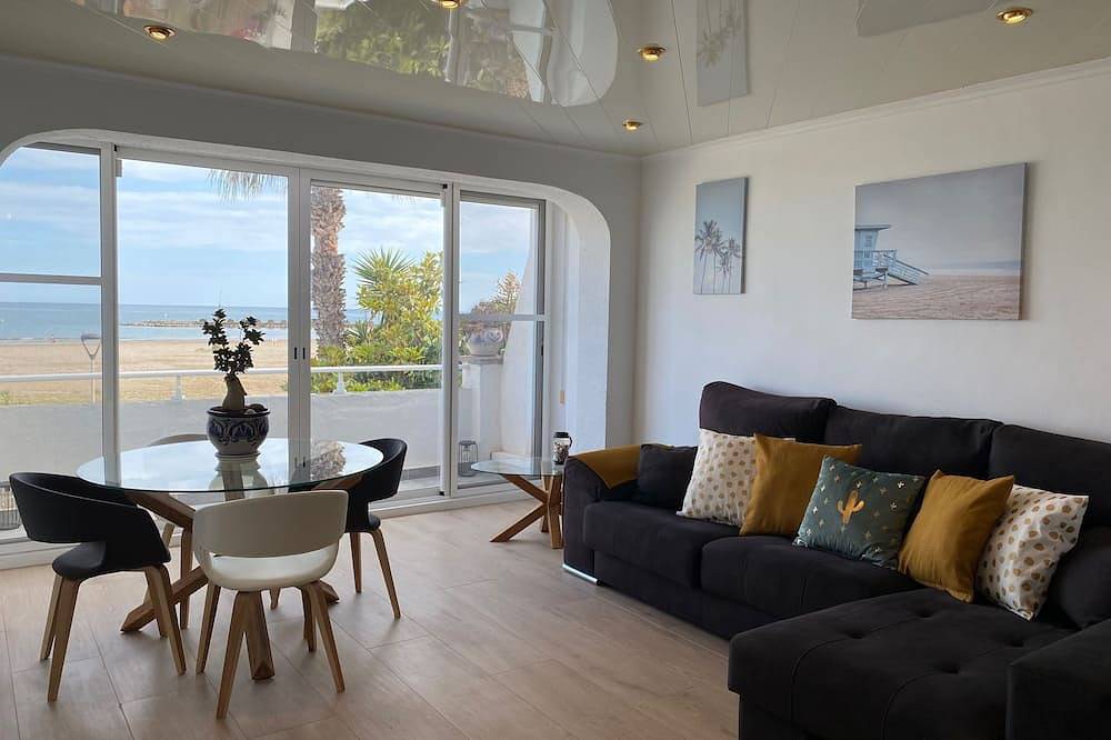 Casa, primera línea de playa en Cunit (Costa Dorada) entre Barcelona y Tarragona in Cunit, Penedes DO