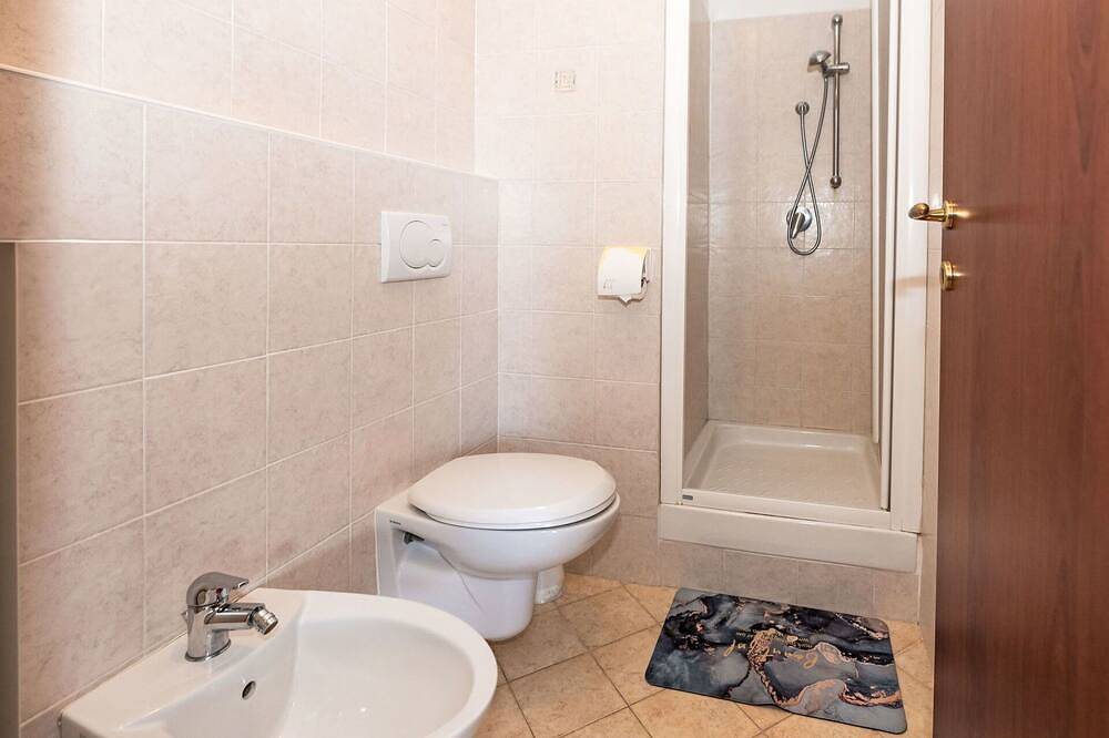 Ganze Wohnung, Angenehme Wohnung für 2 Leute mit  W-Lan, Tv und Terrasse in Mergozzo, Comune di Mergozzo