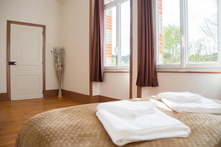 Chambre d’hôte pour 2 personnes, avec jacuzzi ainsi que piscine et jardin, adapté aux familles à Saint-Bard - 4