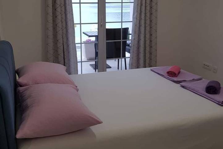 Ganze Wohnung, Appartement an der Küste für 2 Personen in Rogotin, Dubrovnik-Neretva
