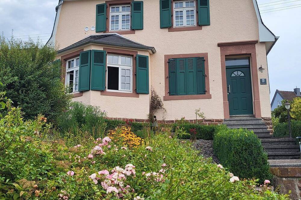 Ganze Wohnung, Ferienwohnung Bücherkiste - Ferienwohung Dusche/Wc, 1 Schlafraum in Hetzerath, Bernkastel-Kues & Umgebung