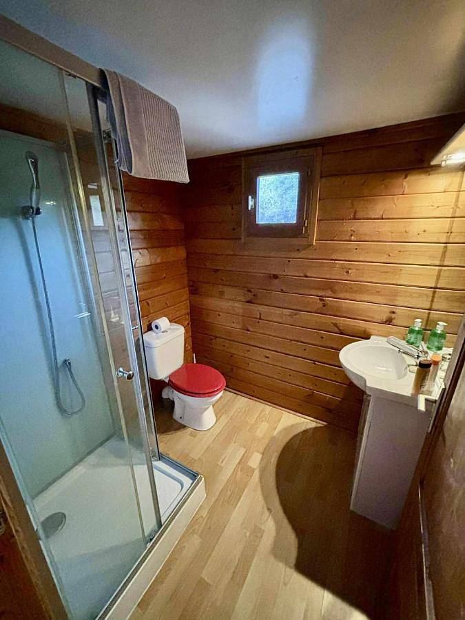 Location de vacances pour 5 personnes, avec terrasse ainsi que vue et jardin à Duras - 4