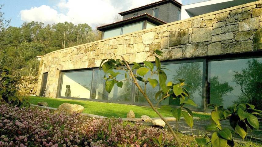 Hotel para 2 pessoas, com Varanda e Terraço e ainda Jacuzzi and Jardim em Município de Cinfães