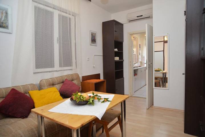 Ferienwohnung für 2 Personen, mit Balkon/Terrasse in Vodice