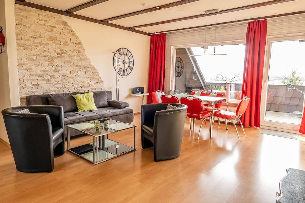 Ganze Wohnung, Große Fewo, 3 Schlafzimmer, ruhig, citynah, Süd-Balkon, kostenfreie Parkplätze in Niestetal, Hessisches Bergland