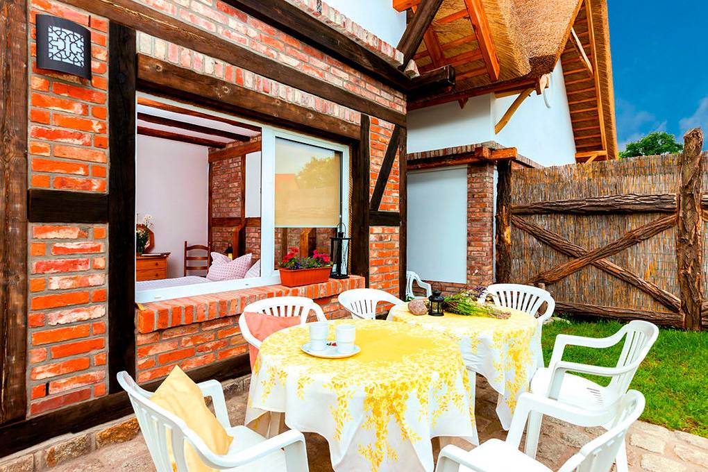 Pl 034.001 - Großes Reetdachhaus Nr. 30 in Niechorze, Powiat gryficki