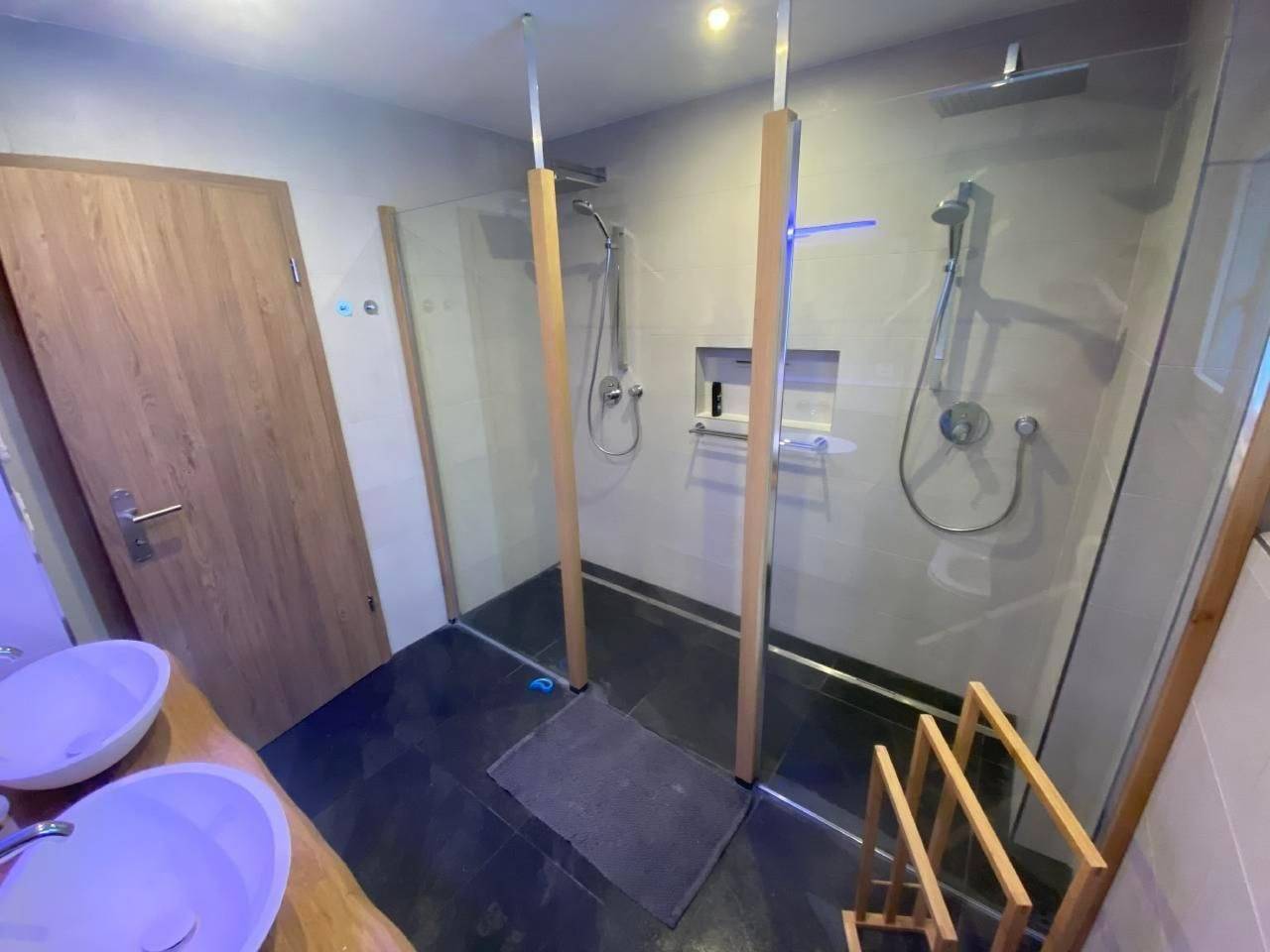 Ganze Wohnung, Spring Inn Apartment in Schattenhalb, Berner Oberland