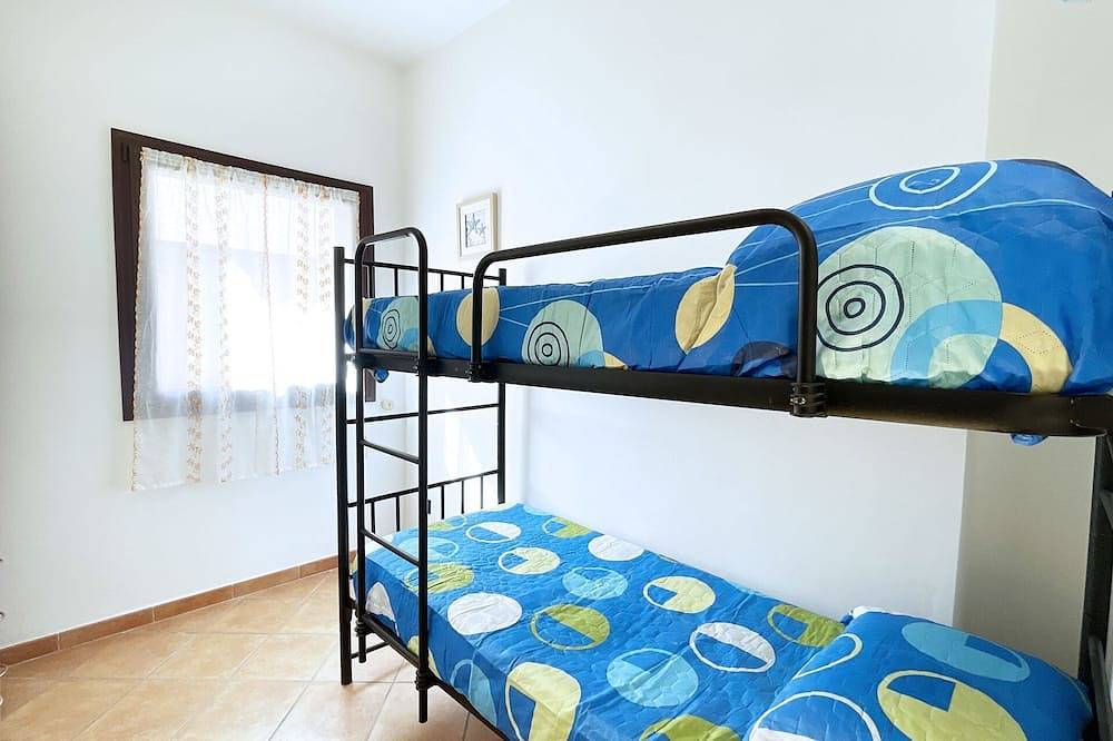 Entire apartment, Casa Vanni - in the heart of Marina di Campo in Spiaggia di Marina di Campo, Marina di Campo