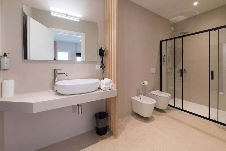 Hôtel pour 2 personnes, avec Balcon ainsi que Terrasse et Jardin à Dubino - 3