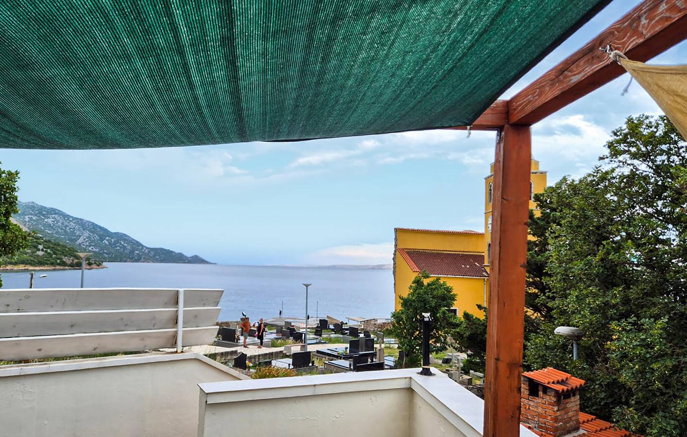 Ganze Ferienwohnung, Reizendes Apartment mit Meerblick und Terrasse in Karlobag in Karlobag, Naturpark Velebit