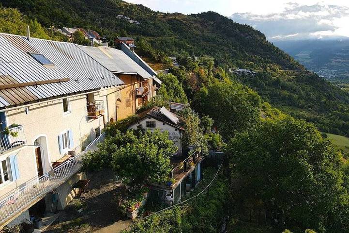 Gîte pour 3 personnes, avec Balcon dans Réotier