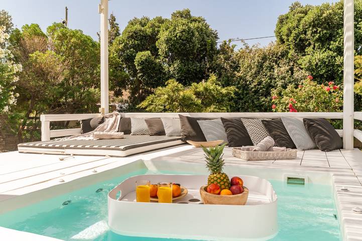 Location de vacances pour 4 personnes, avec jardin et jacuzzi, animaux acceptés dans Andros - 2