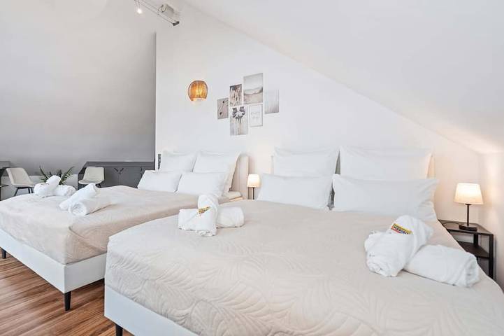 Ferienwohnung für 8 Personen, mit Balkon und Whirlpool in Künzell