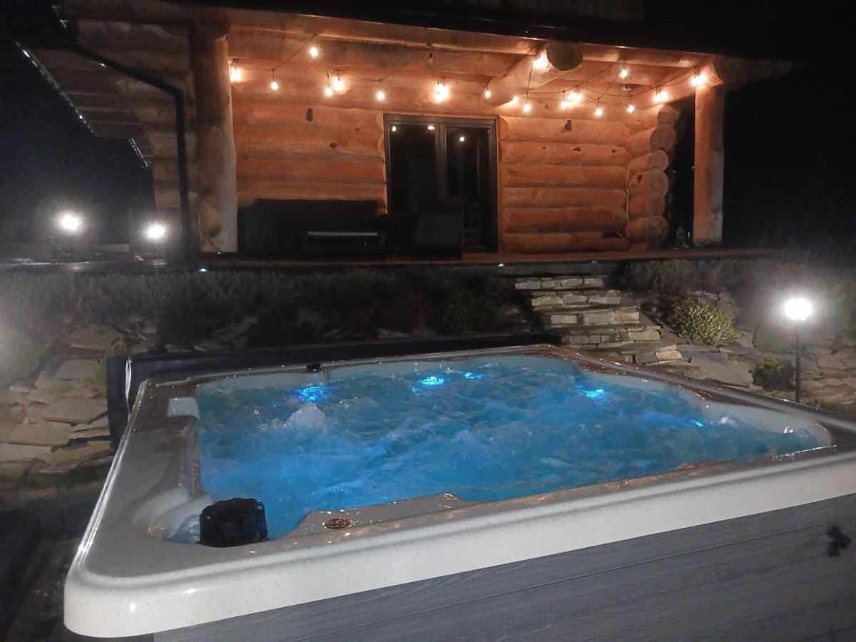Domek w górach z balią jacuzzi Asina Chata Zawoja in Zawoja, Karpaty (Polska)