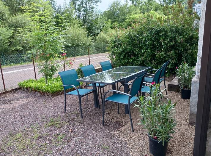 Gîte pour 6 personnes, avec jardin et terrasse à Servance
