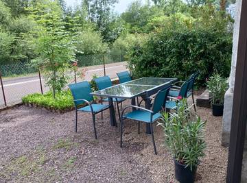 Gîte pour 6 personnes, avec jardin et terrasse à Servance