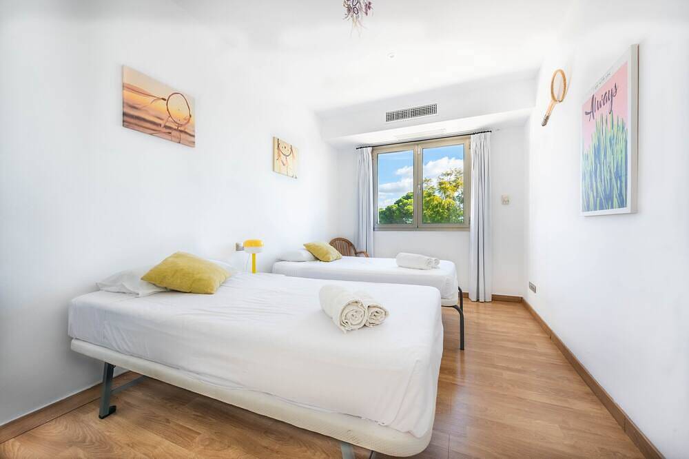 Holiday Home 'Spacious Garden Villa Near The Sea' with Private Pool, Wi-Fi and Air Conditioning in Badia Gran, Llucmajor