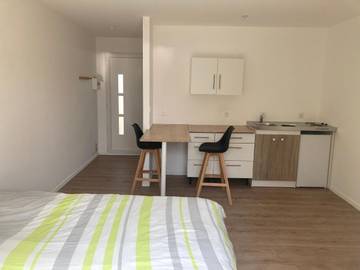Gîte pour 2 personnes, avec jardin à Saran