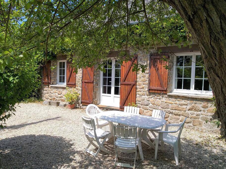 Two-Bedroom House in Champeaux, Côte de la Déroute