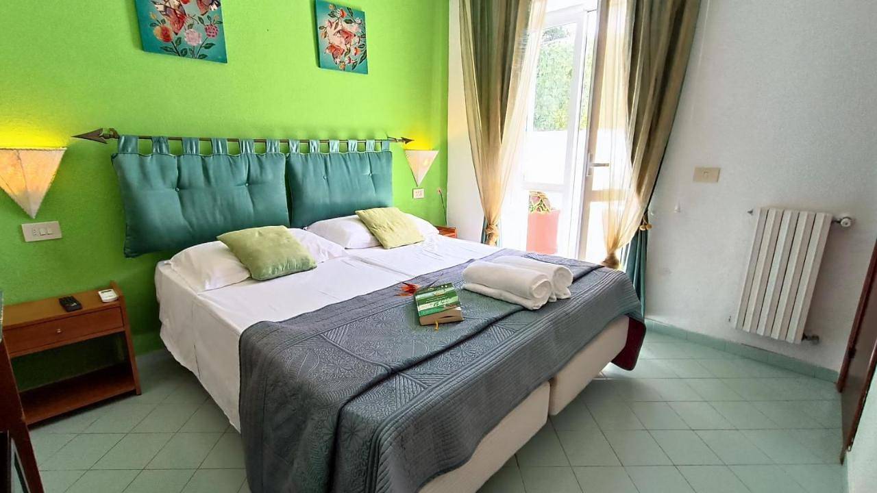 Summer Vibes B&B in Spiaggia della Chiaia, Forio