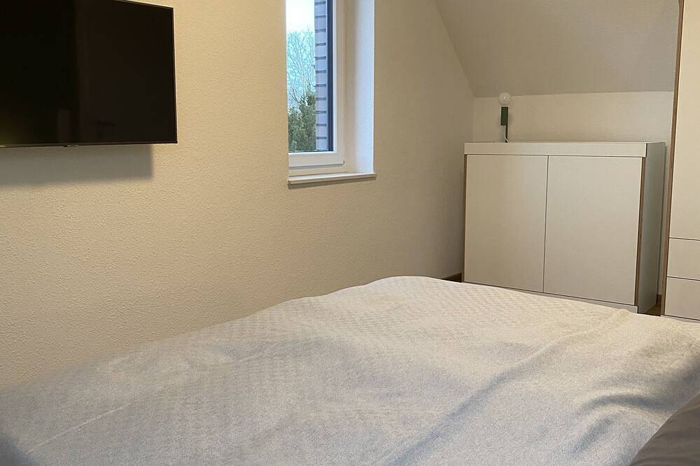 Ganze Wohnung, Moderne Dachgeschosswohnung in Bockhorn, Lk Friesland in Bockhorn, Südliche Nordseeküste