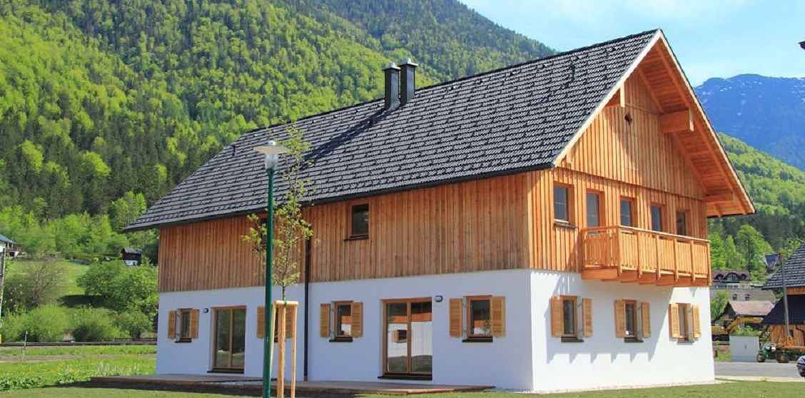 Ferienhaus mit Hallenbad, Wellness, Kinderspielplatz und eigener Sauna im Feriendorf  in Obertraun, Dachstein Salzkammergut