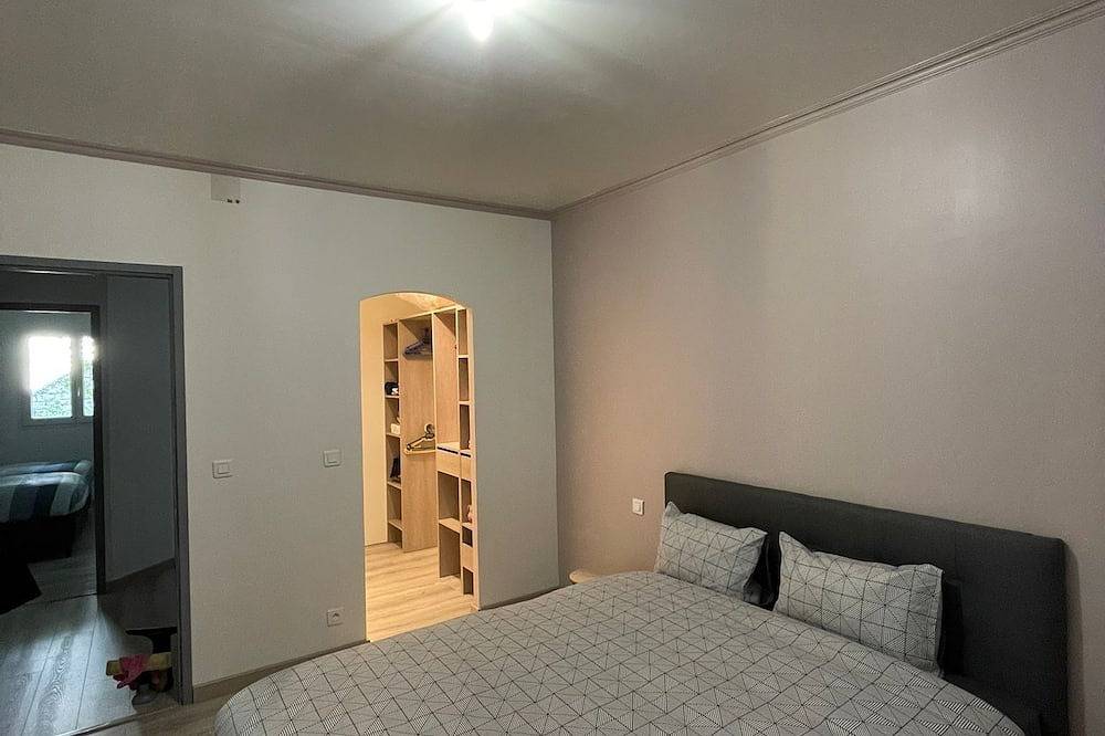 Appartement entier, Maison à la Hauteur d un Beau Village in Apt, Parc naturel régional du Luberon