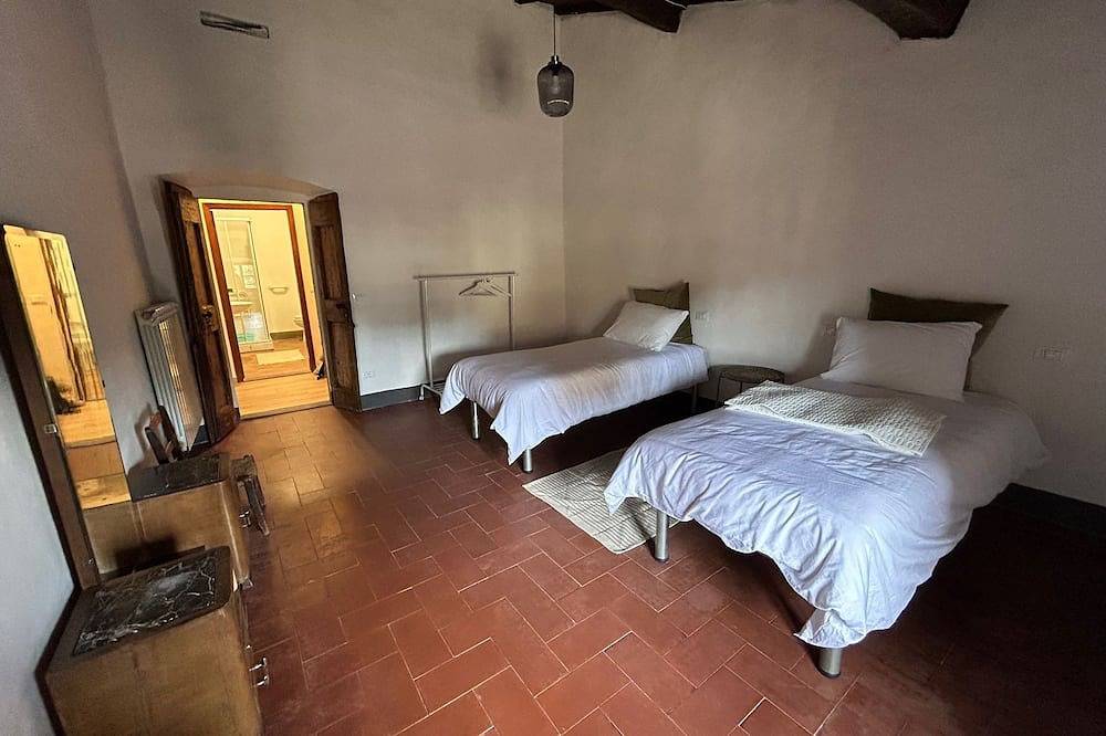 Ganze Wohnung, Casa Osci: Gemütliches Apartment mit Weinbergblick im Herzen des Chianti in Panzano In Chianti, Chianti