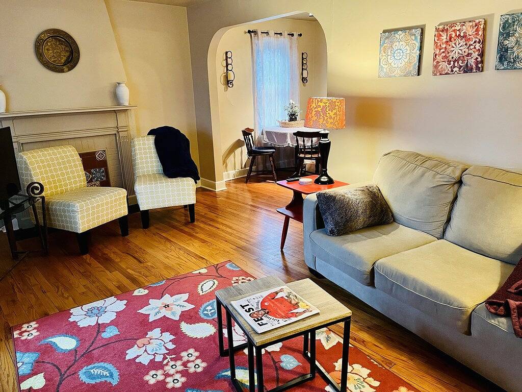 W. Blvd Bungalow-5 min from Mu and Downtown in Columbia (MO), Missouri