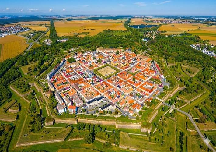 Hôtel pour 2 personnes, avec jardin à Neuf-Brisach - 2