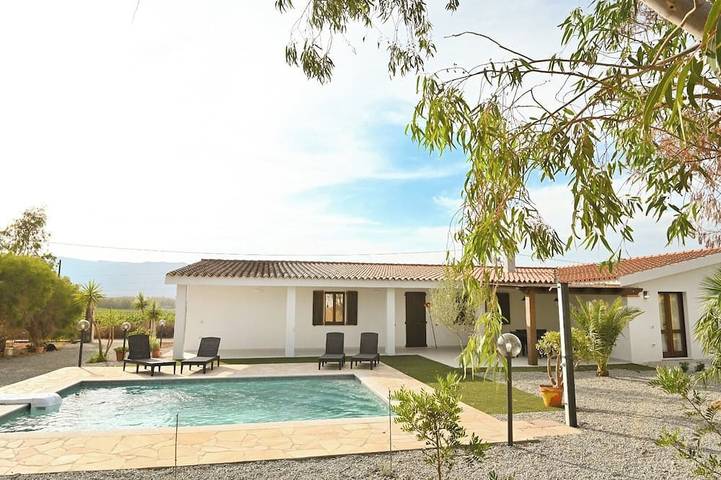 Villa für 7 Personen, mit Garten - 1
