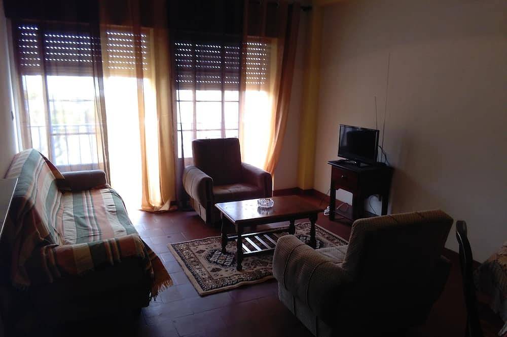 Geheel appartement, 2 slaapkamer appartement 5 minuten van het strand met uitzicht op de zee! in Praia da Nazaré, Nazaré