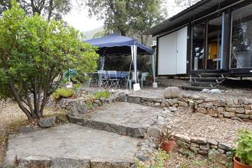 Gîte pour 4 personnes, avec jacuzzi et jardin à Alata