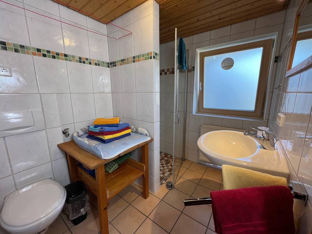 Ganze Wohnung, Ferienwohnung Schneeflocke, 60 Qm' mit Bergblick, Gemeinschaftsgarten und Balkon in Titisee-Neustadt, Südschwarzwald