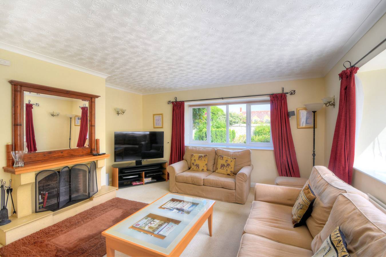 Manor Lodge in Burton Bradstock, Dorset