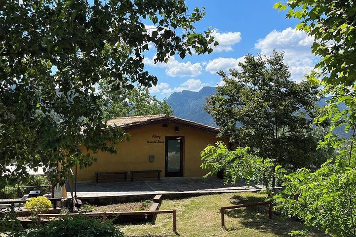Hostal para 50 personas, con piscina y jardín - 1