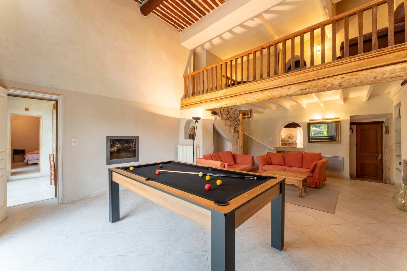 Maison de vacances 'Le Mas Saint Pierre' avec terrasse privée, jardin privé et Wi-Fi in Cabannes, Région d'Arles