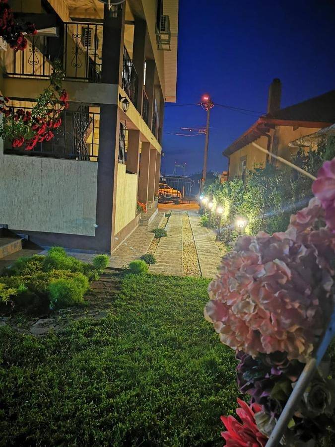 Maison d’hôte pour 2 personnes, avec Terrasse et Jardin dans Constanța