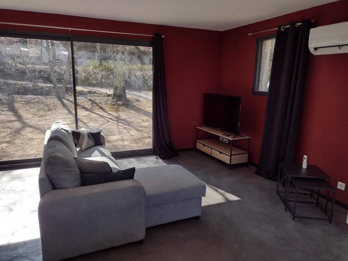 Location de vacances pour 6 personnes, avec vue ainsi que jardin et piscine à Valaurie - 4