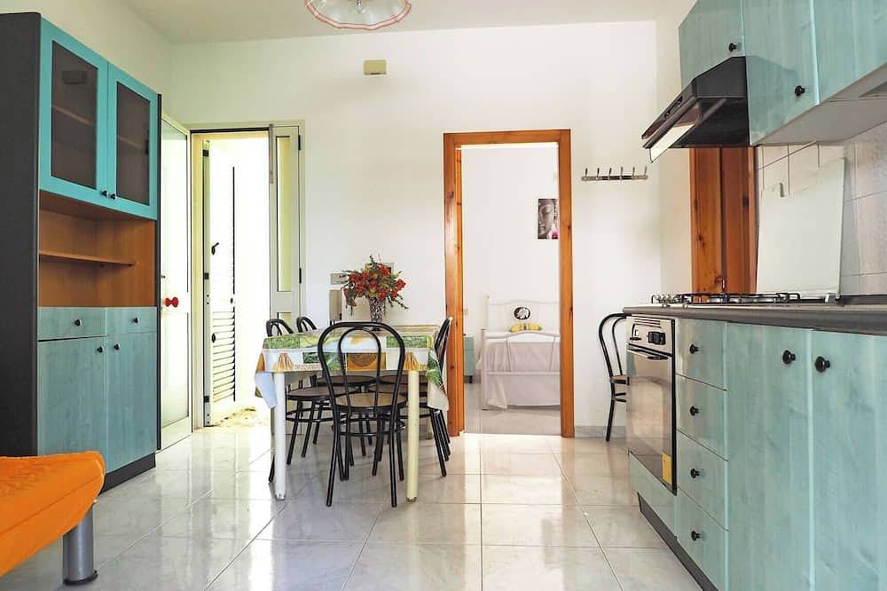 Entire apartment, Robinia 1 - 3 posti a pochi metri dalla spiaggia in Baia Verde, Gulf of Taranto