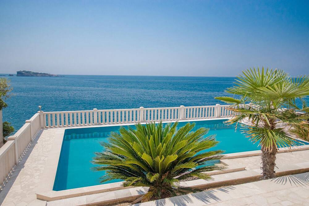 Villa for 6 People in Montenegro